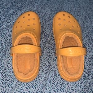 Classic Fur Lemon crocs